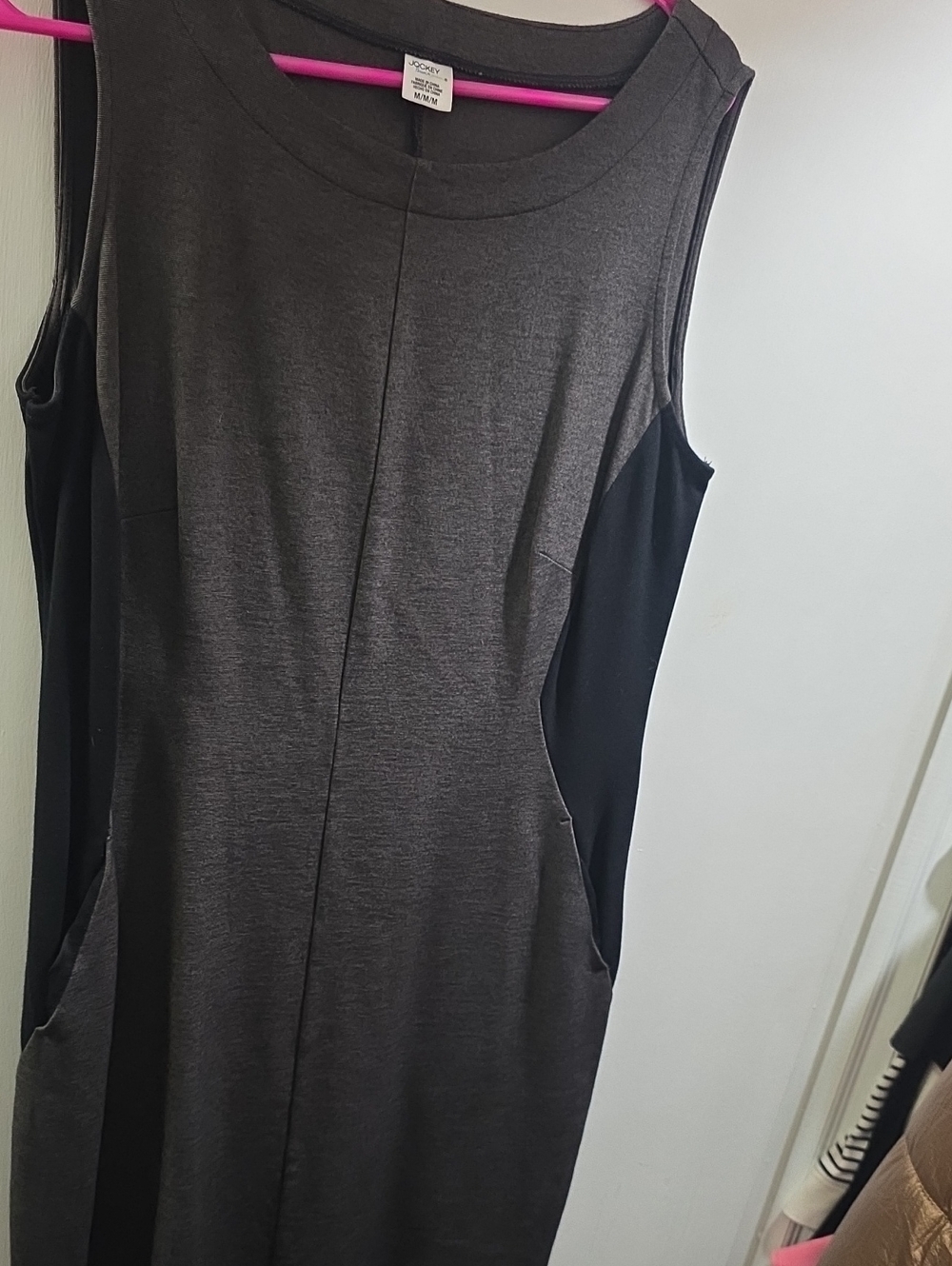 💚5/$20💚Jockey Charcoal Gray & Black Sleeveless Ponte Shift Dress